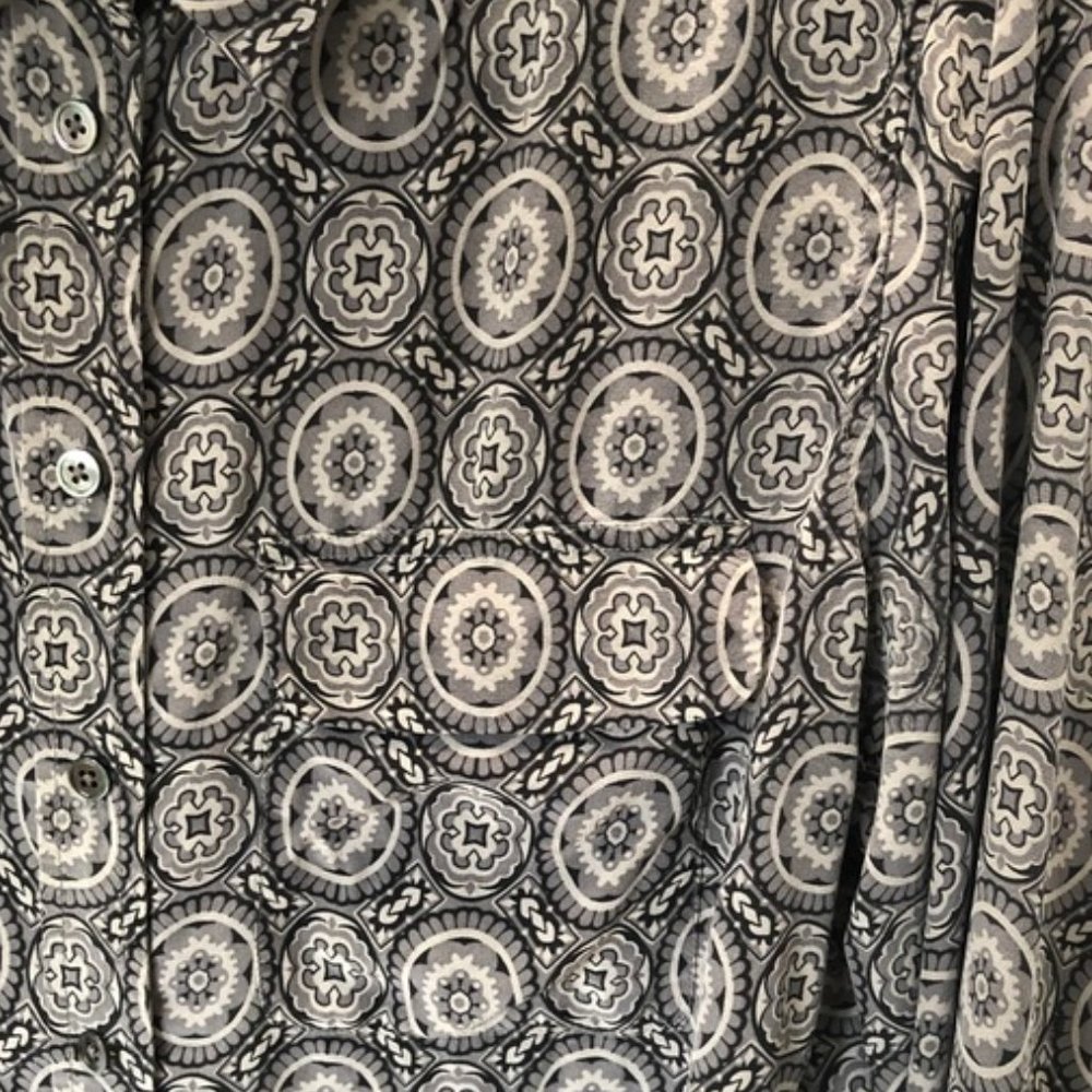 EQUIPMENT Signature Slim 100% Silk Gray Medallion - Picture 7 of 10